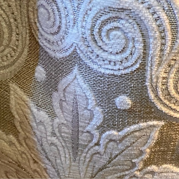 Tapestry jacket reversible in cream white and gold by Khangura - Picture 3 of 10